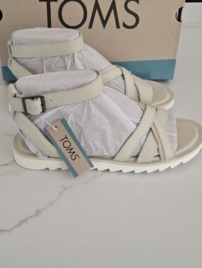 NWT TOMS Rory Sandal